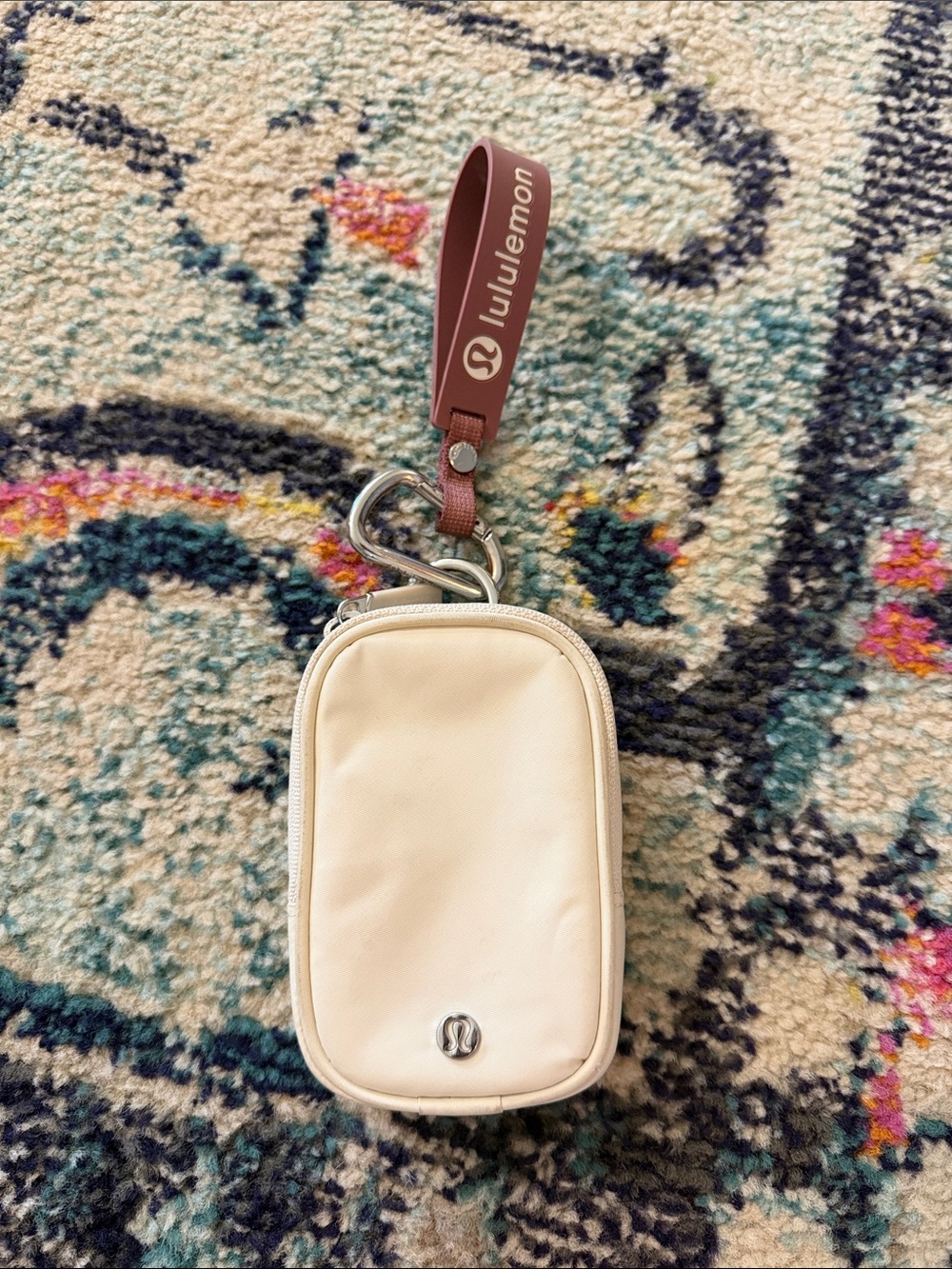 Lululemon clippable nano pouch Cream Keychain pouch zipper